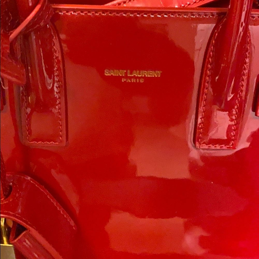 Ysl  hand bag with removable key vernice diamond